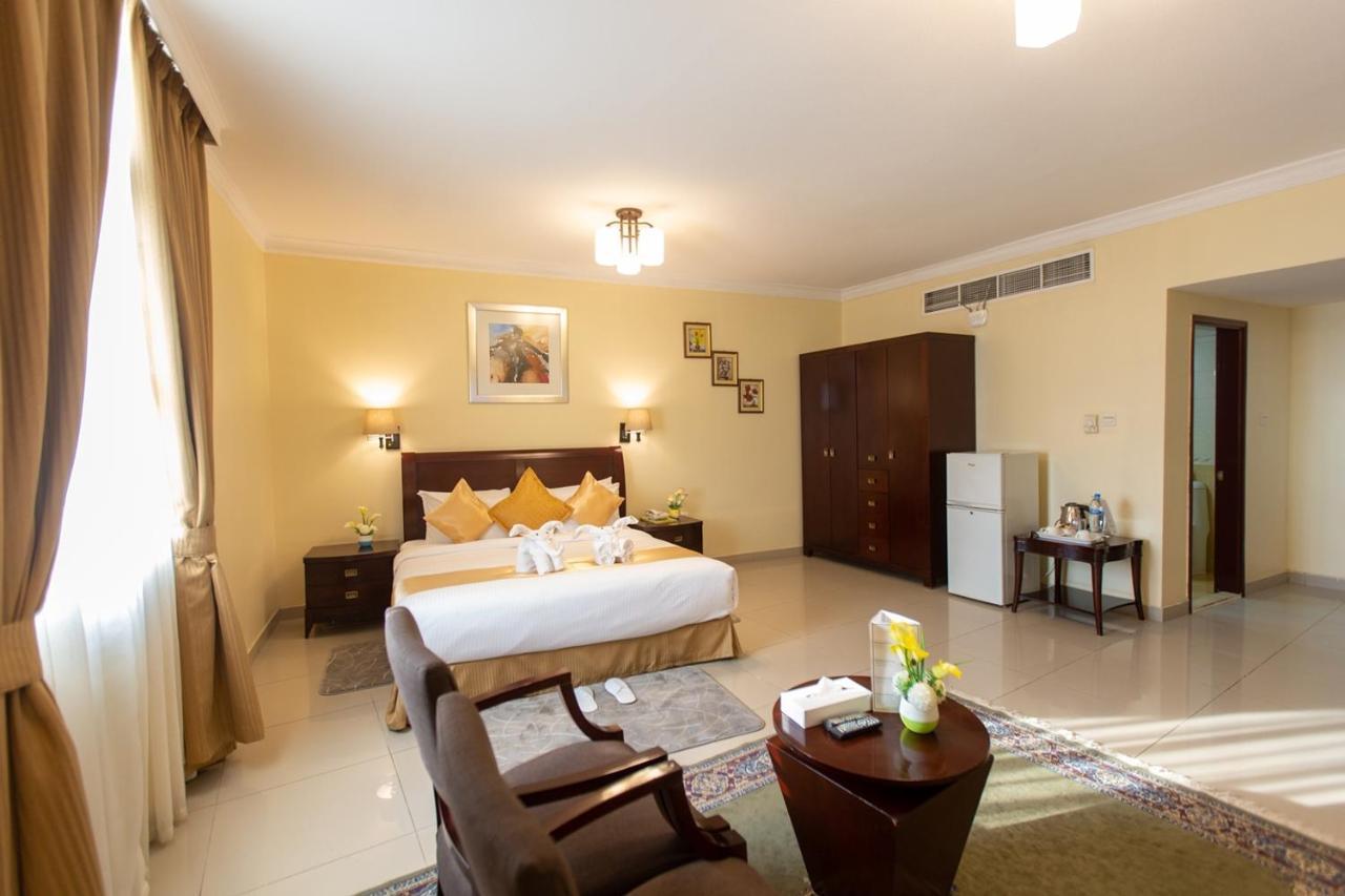Crown Palace Hotel & Suites Ajman Exterior photo