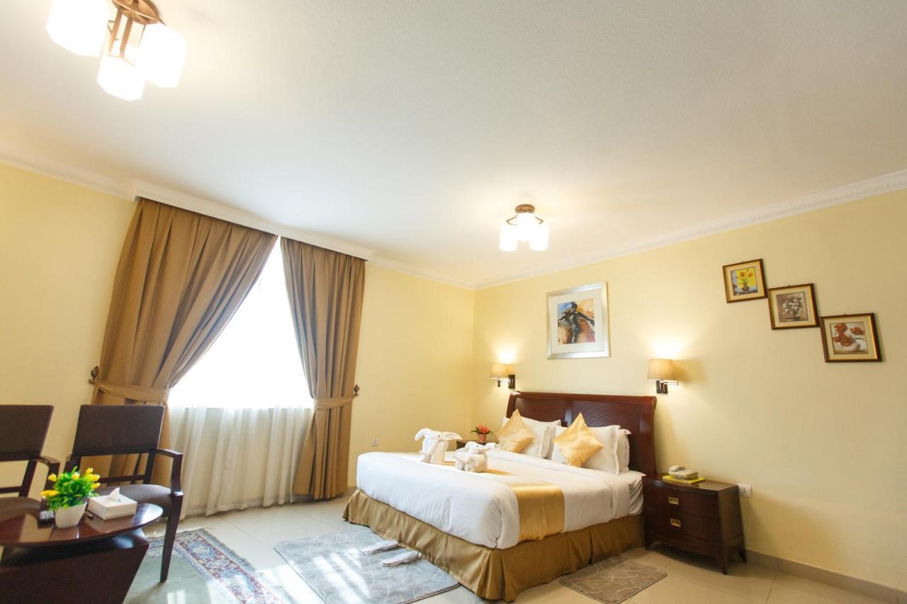 Crown Palace Hotel & Suites Ajman Exterior photo