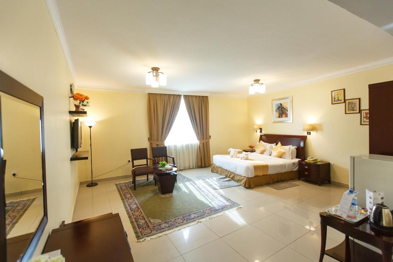 Crown Palace Hotel & Suites Ajman Exterior photo