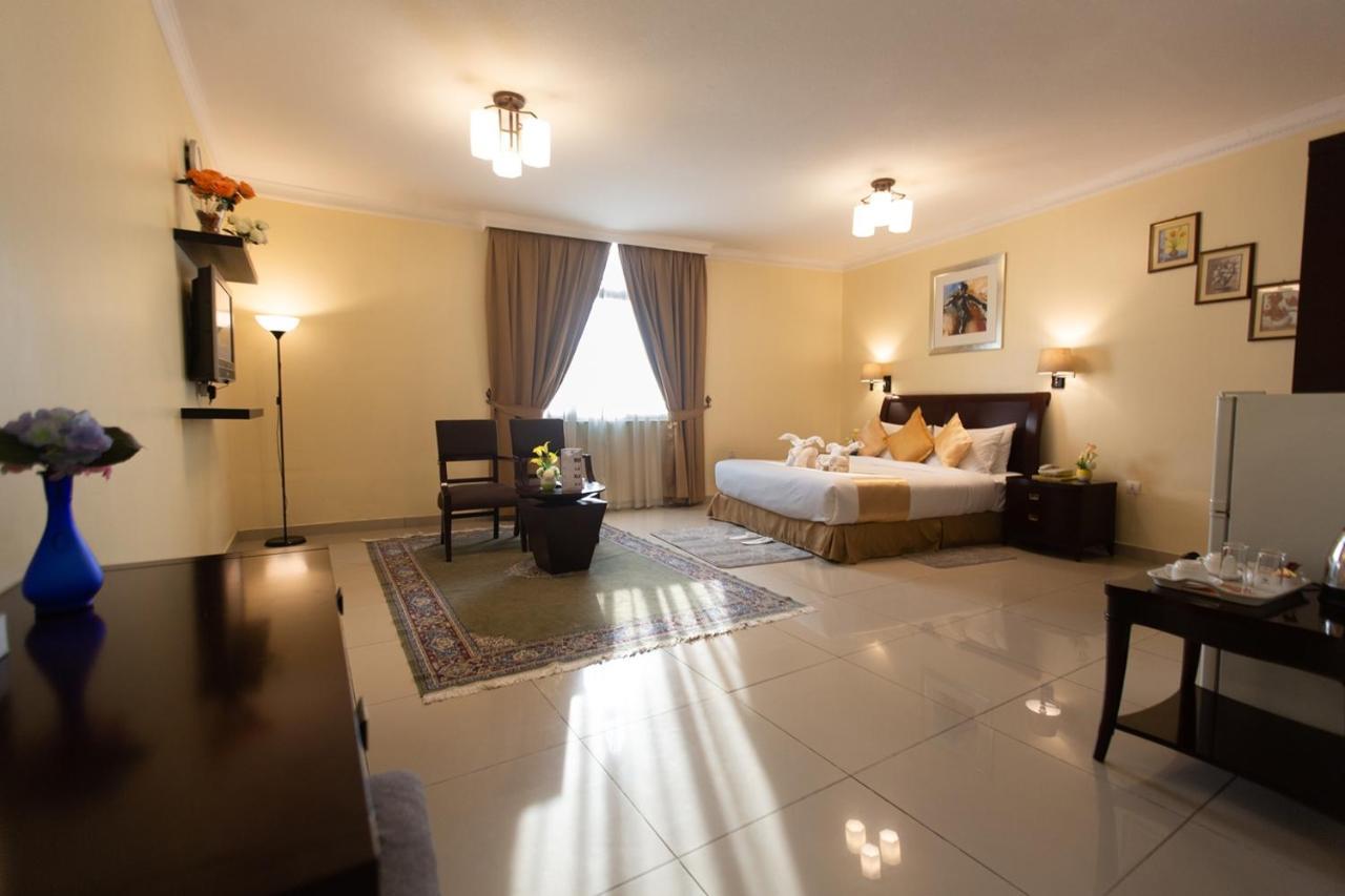 Crown Palace Hotel & Suites Ajman Exterior photo
