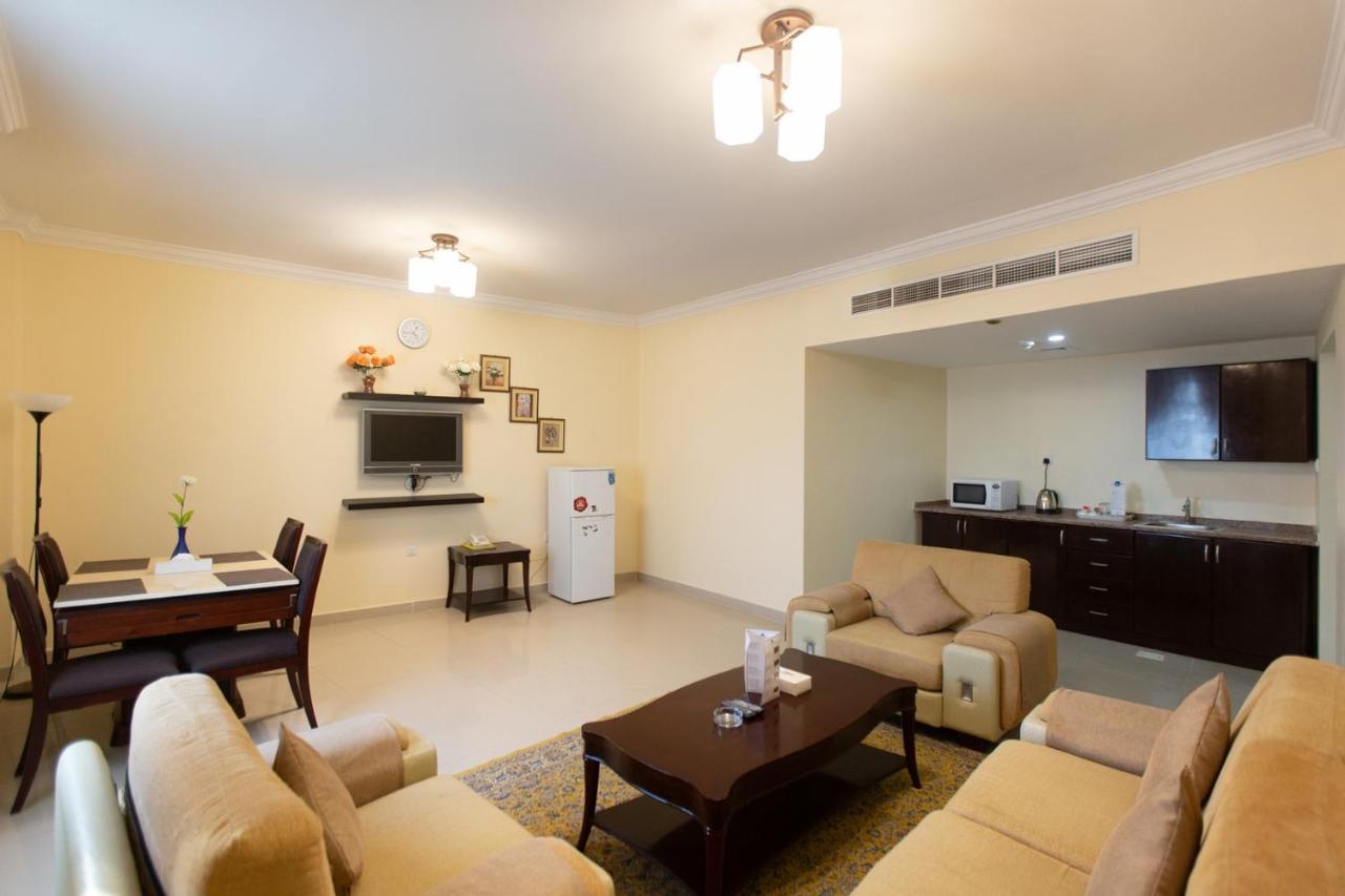 Crown Palace Hotel & Suites Ajman Exterior photo