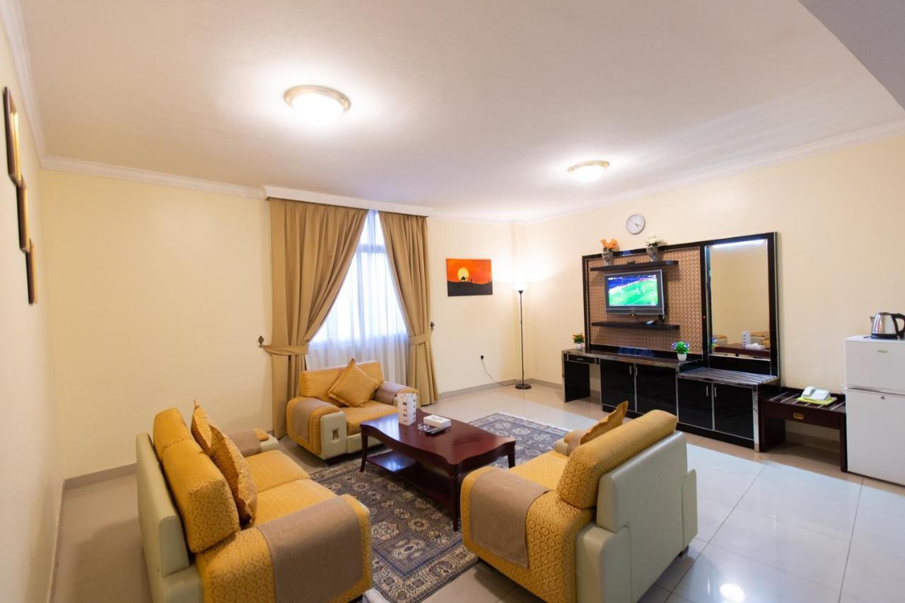 Crown Palace Hotel & Suites Ajman Exterior photo