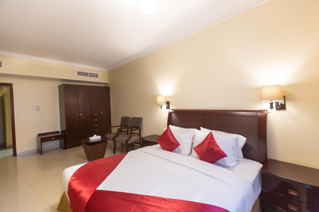 Crown Palace Hotel & Suites Ajman Exterior photo