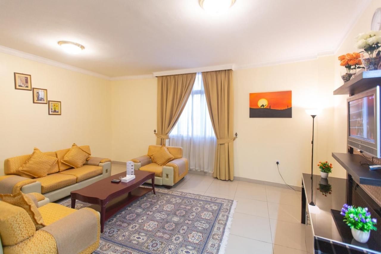 Crown Palace Hotel & Suites Ajman Exterior photo