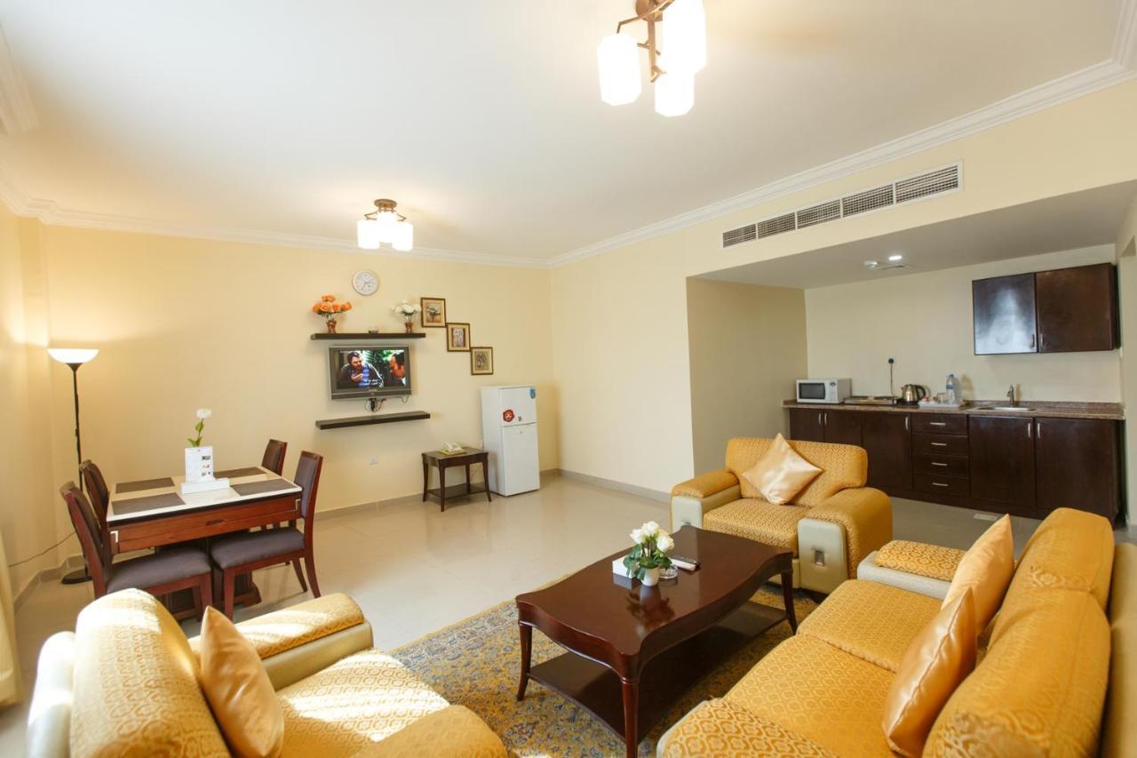 Crown Palace Hotel & Suites Ajman Exterior photo